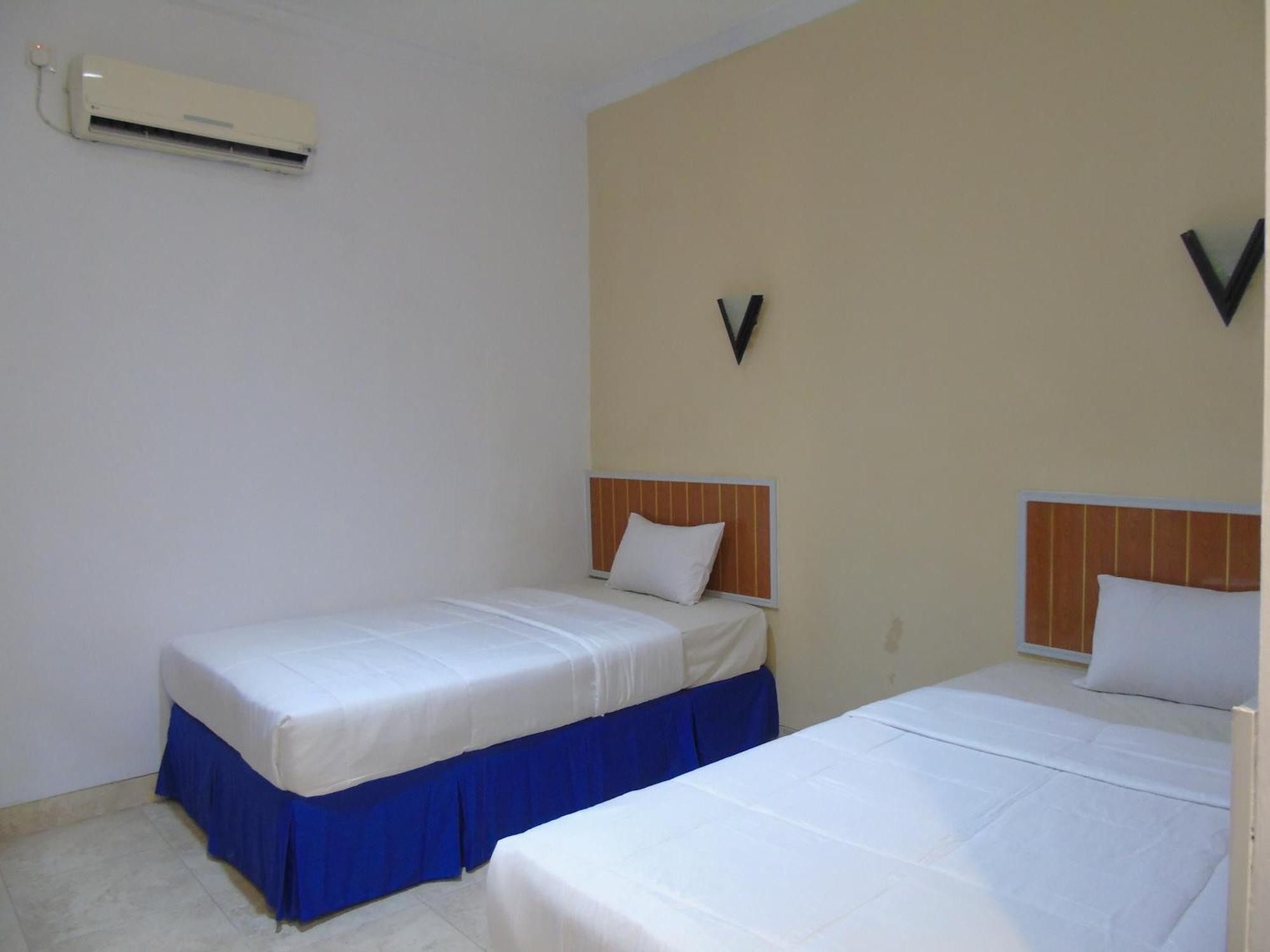 צ'ירבון Hotel Permata Zamrud חדר תמונה